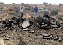 pic jeff n larry on rubble